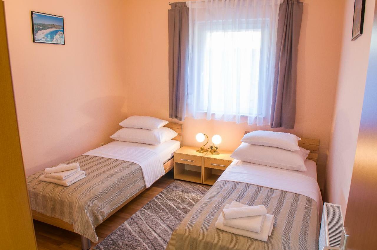 Maestral Suites شيبينيك المظهر الخارجي الصورة