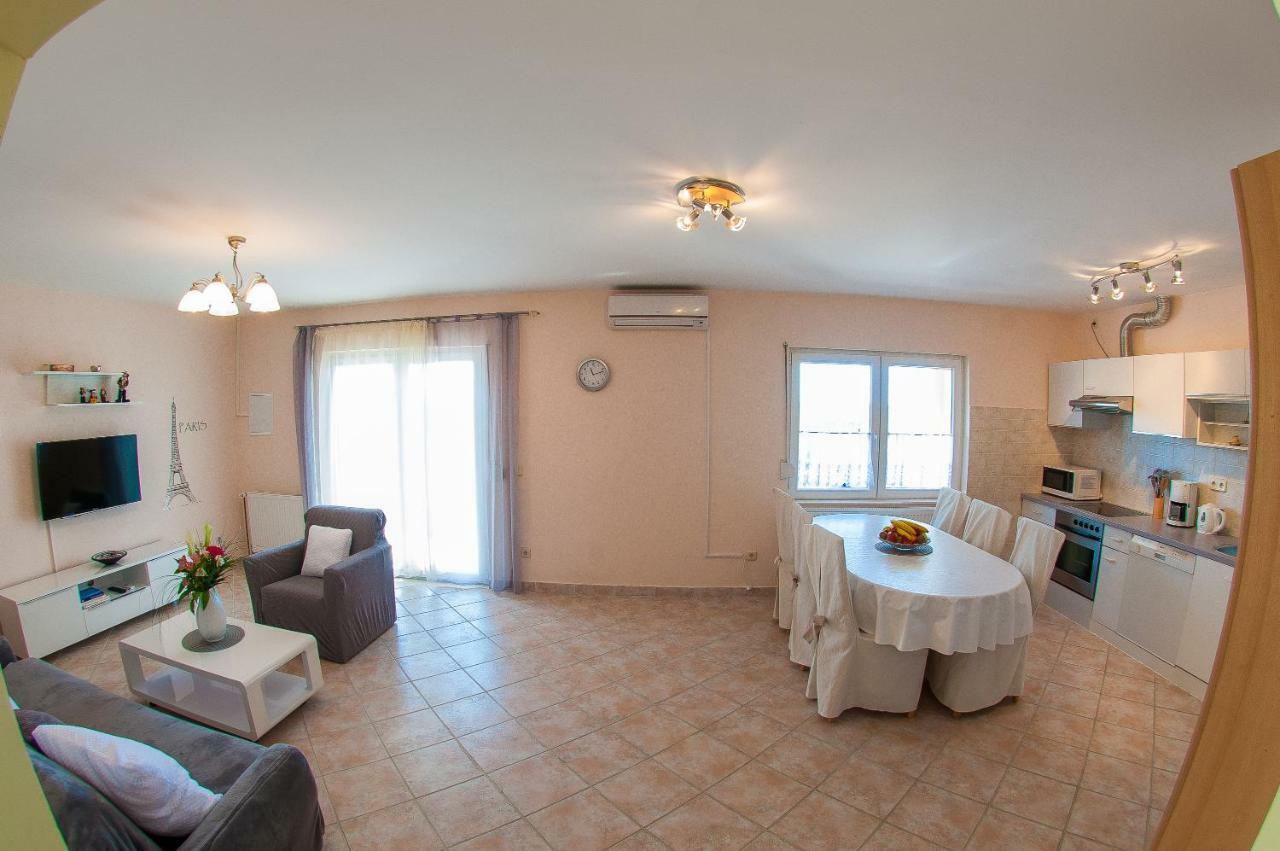 Maestral Suites شيبينيك المظهر الخارجي الصورة